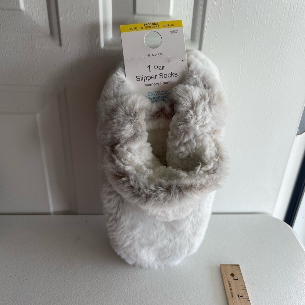 Primark nwt memory foam fuzzy slipper socks